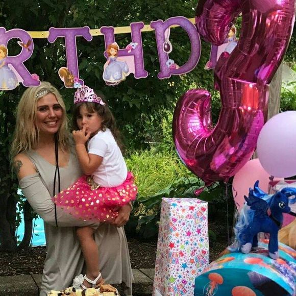 Meet your Posher, Angelica - Picture 1 of 1